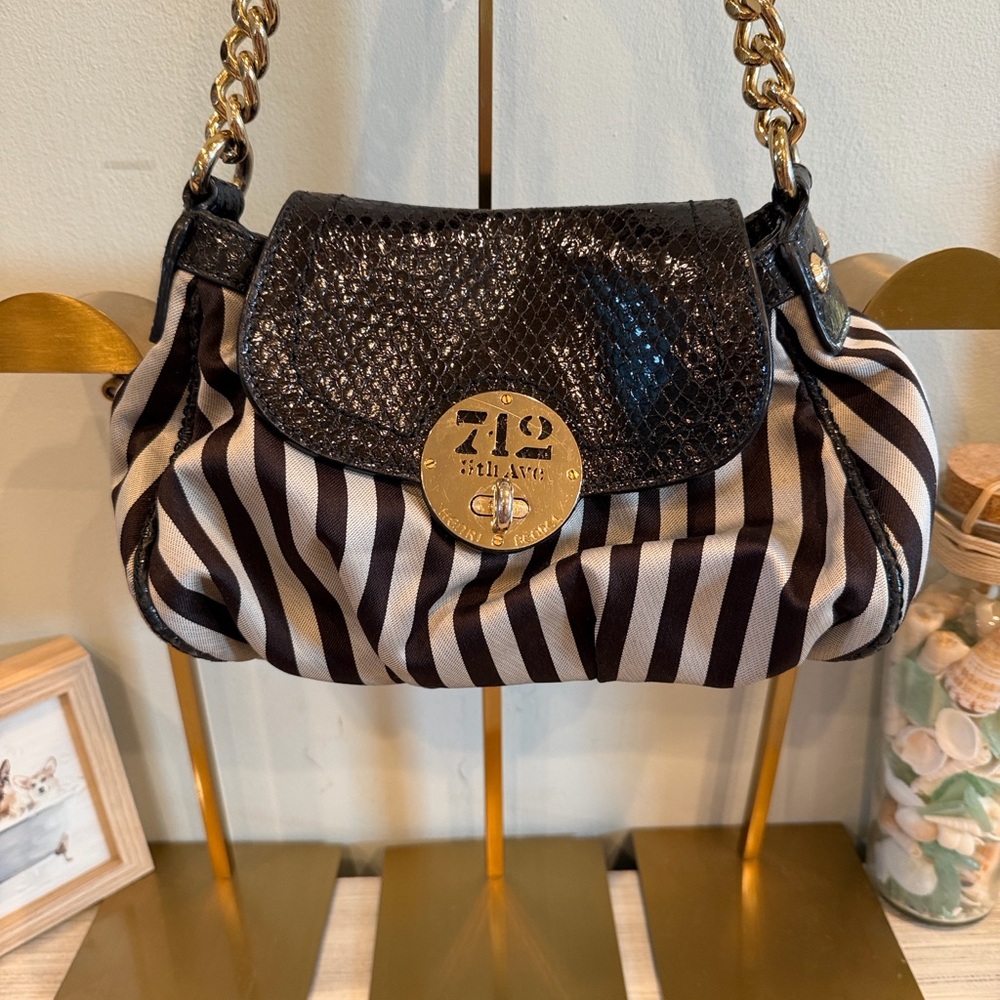 Henri Bendel 712 Rare Bag with Chain EUC
